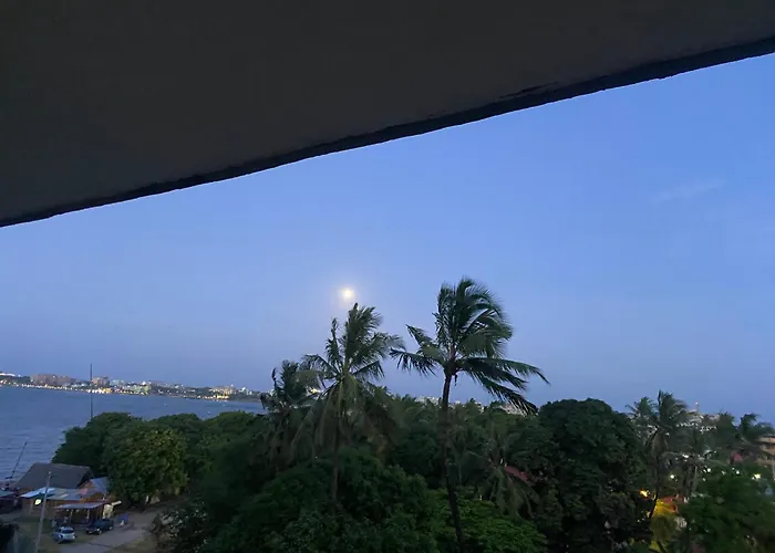 Beachfront M. A.Apartment